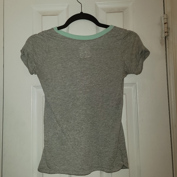 Nike workout t-shirt❌️SOLD❌️ - Picture 2 of 2